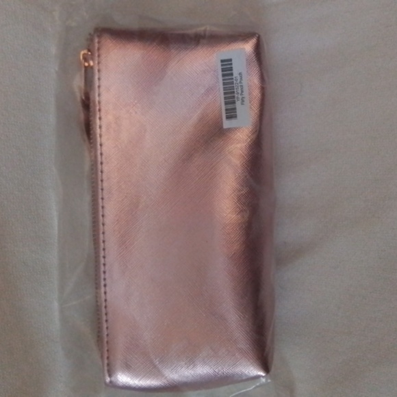 NIB Eyeshadow, Setting Spray and Brush Set - Picture 7 of 16